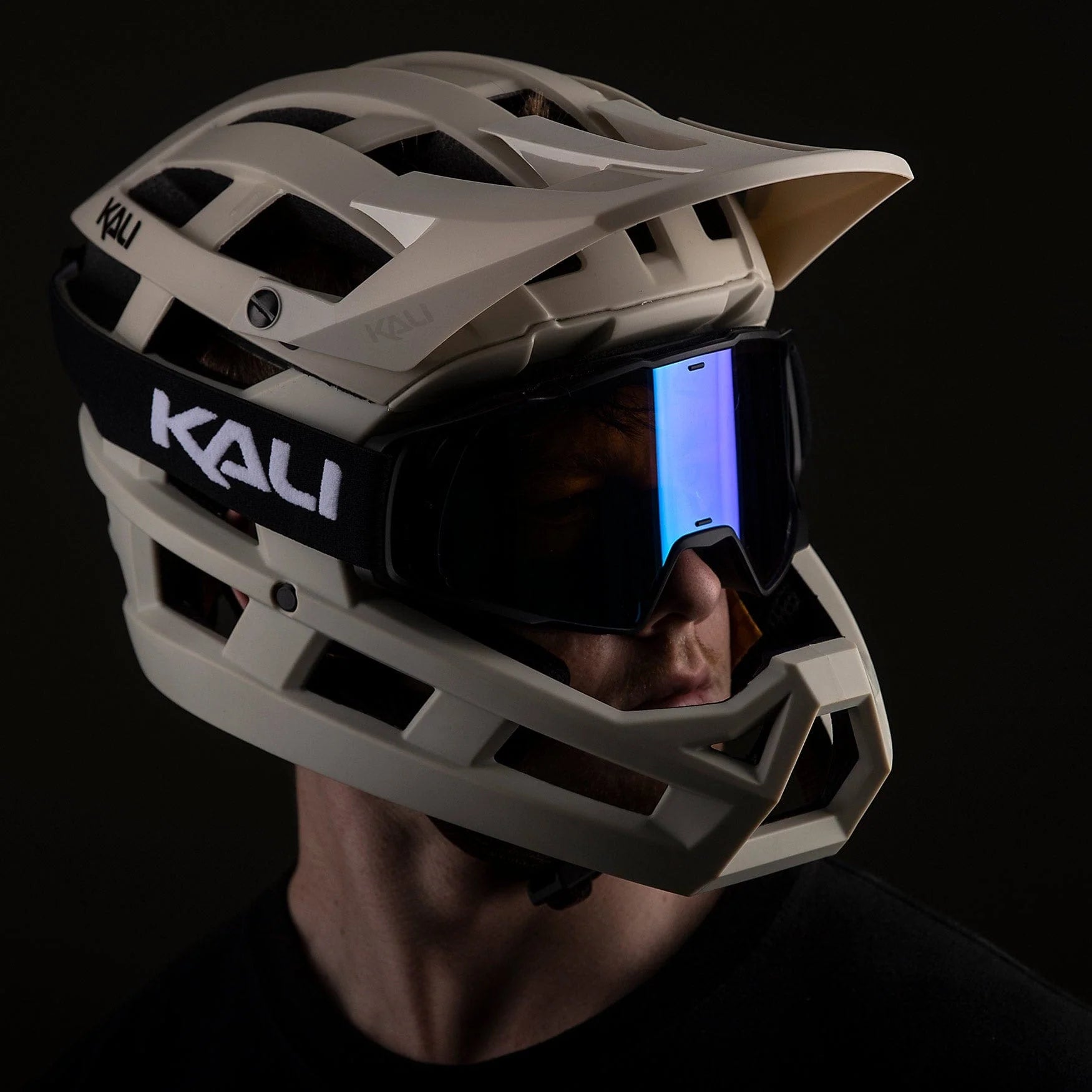 technology_lighter_helmets.webp