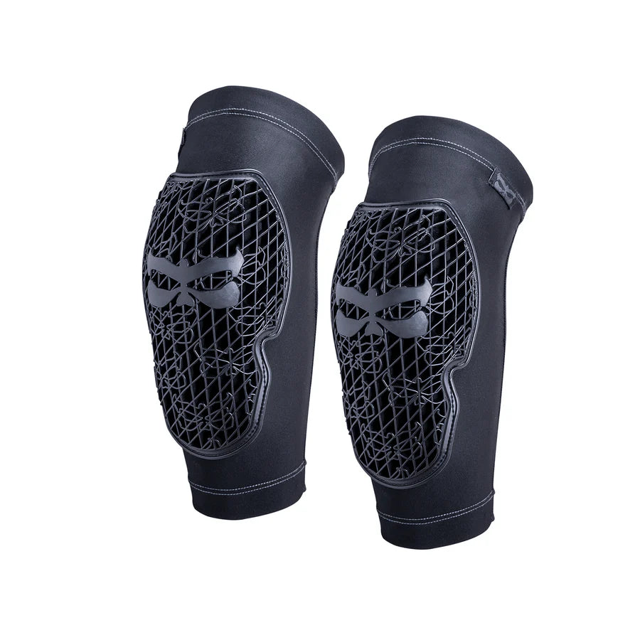 kali-protectives-strike-elbow-guards-0420218115-1146462118_900x_520af044-fdc0-4585-b269-c494dd46964b.webp